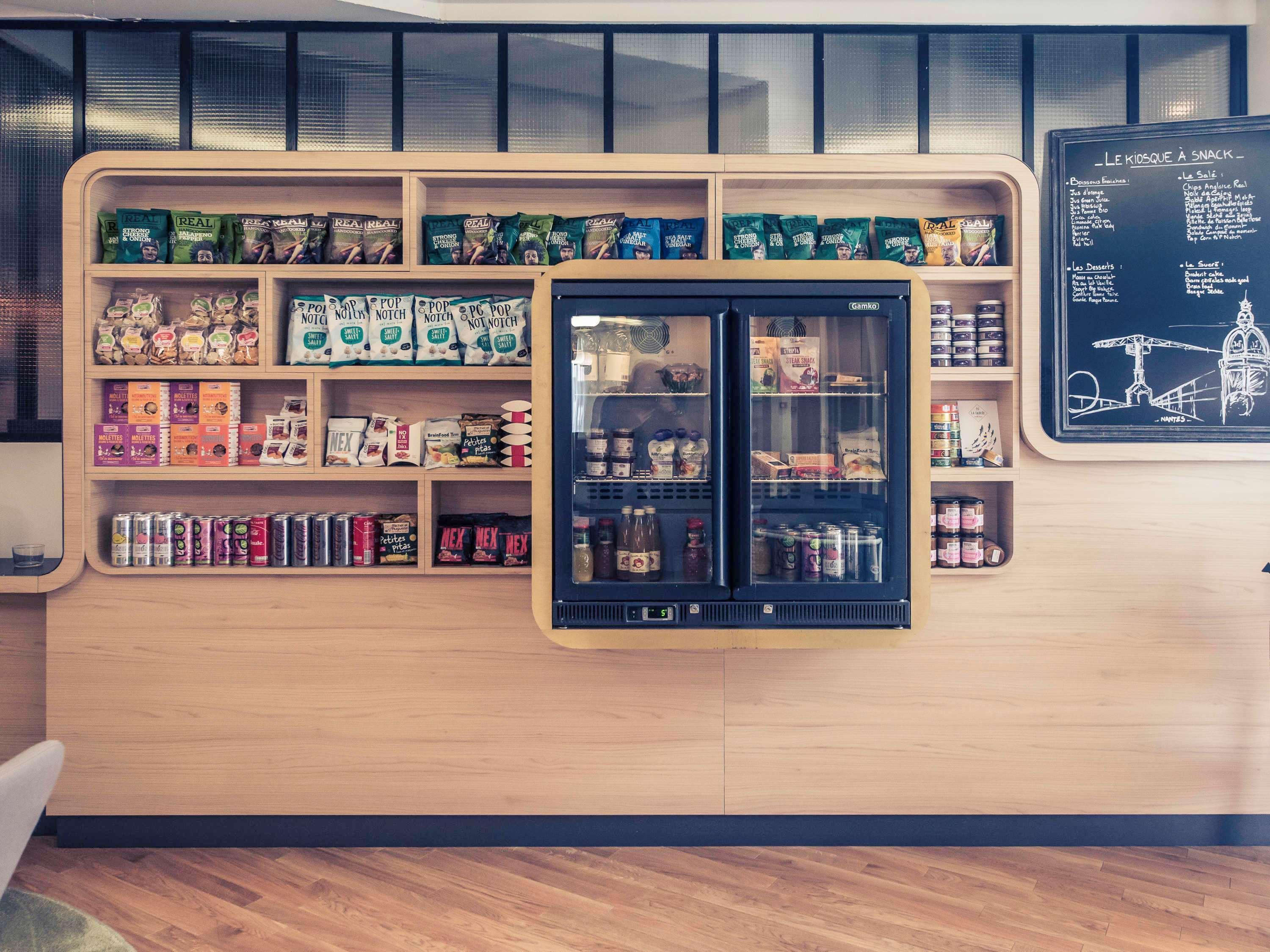 Mercure Nantes Centre Gare Екстериор снимка
