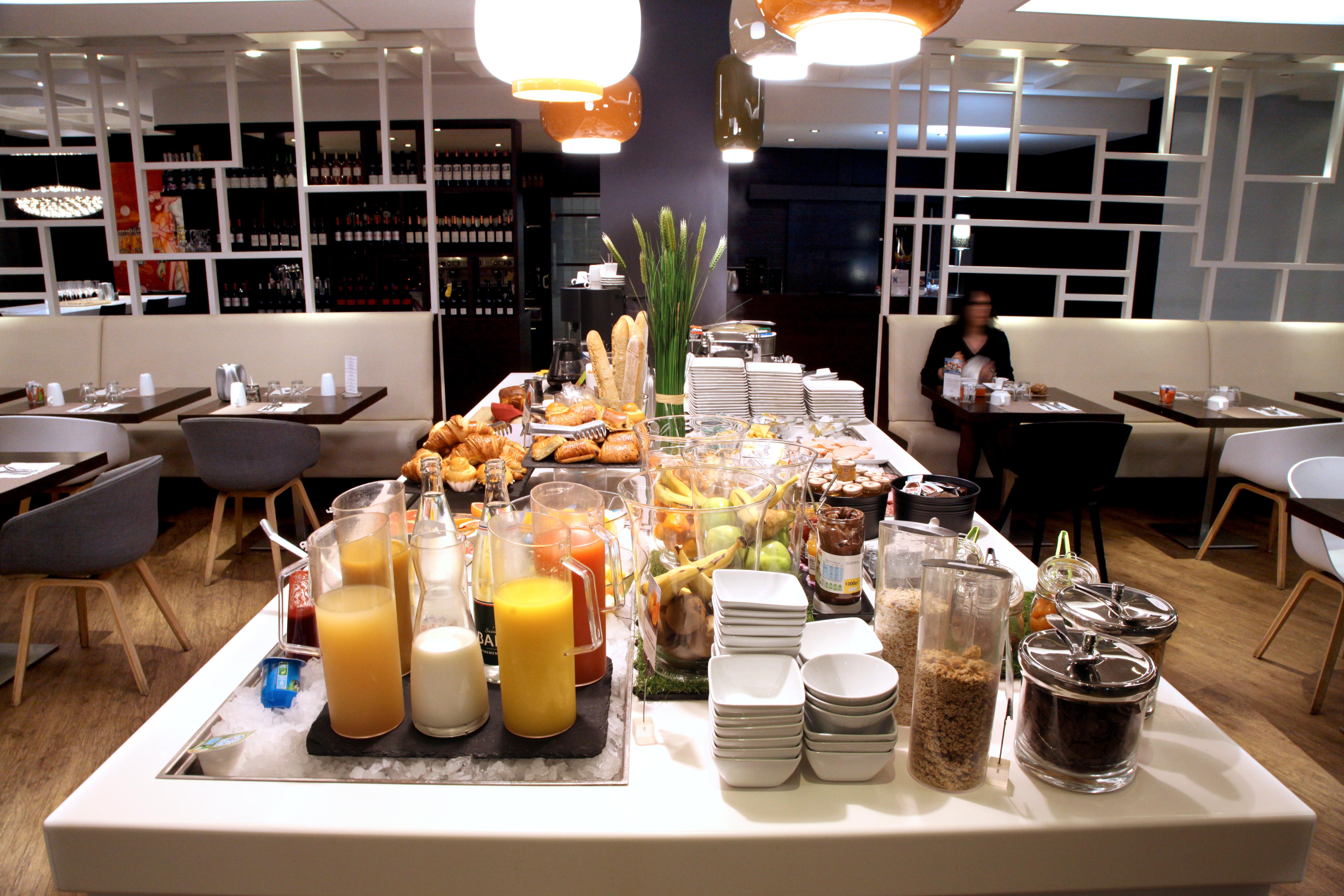Mercure Nantes Centre Gare Екстериор снимка
