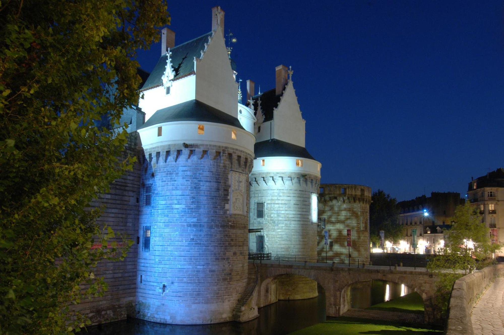 Mercure Nantes Centre Gare Екстериор снимка