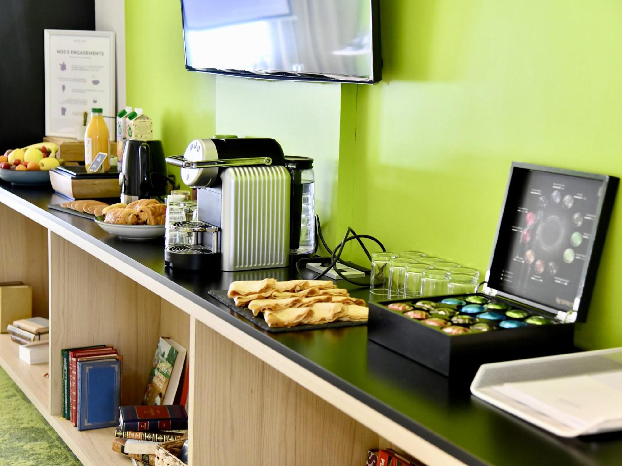 Mercure Nantes Centre Gare Екстериор снимка