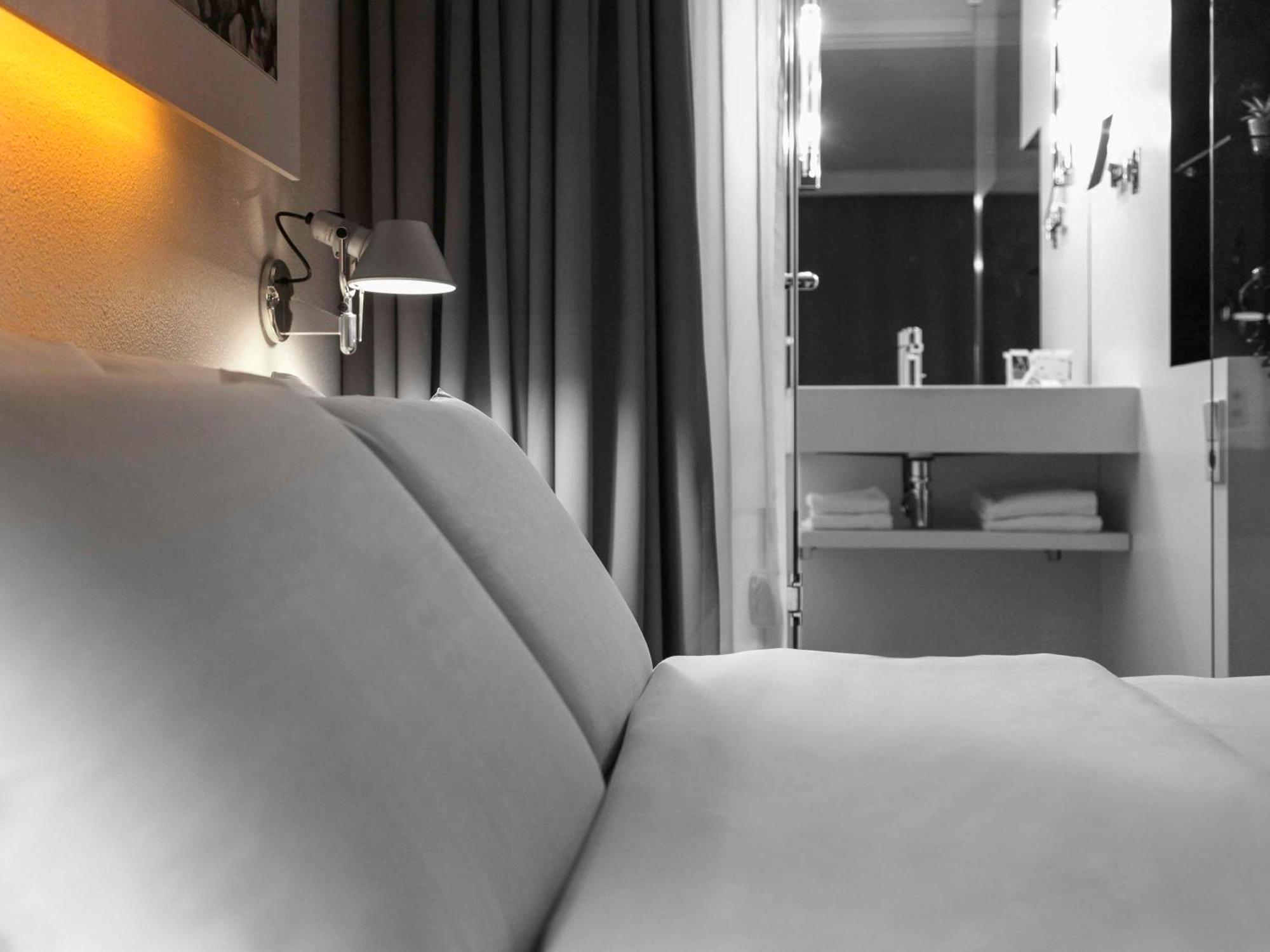 Mercure Nantes Centre Gare Екстериор снимка
