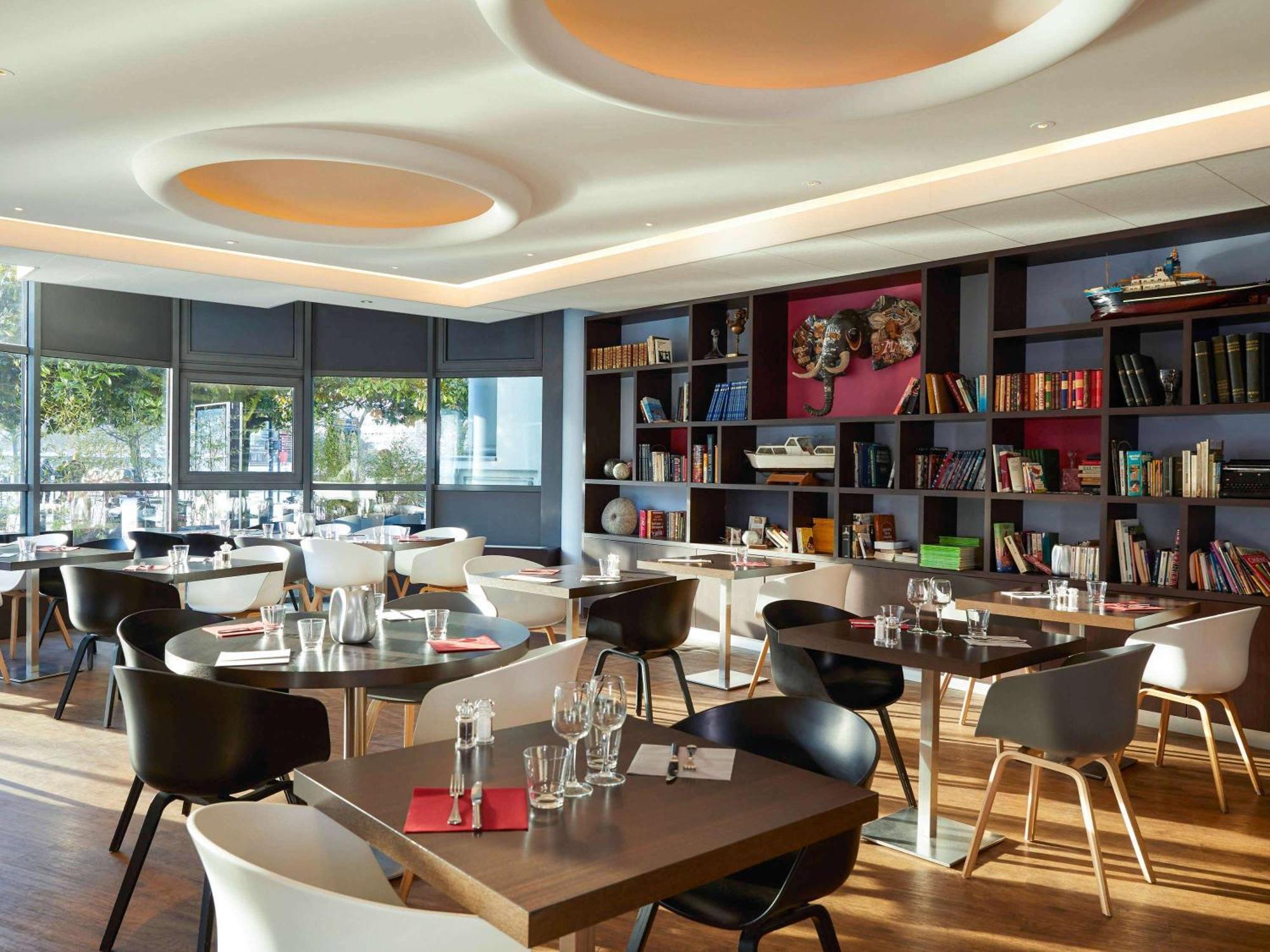 Mercure Nantes Centre Gare Екстериор снимка