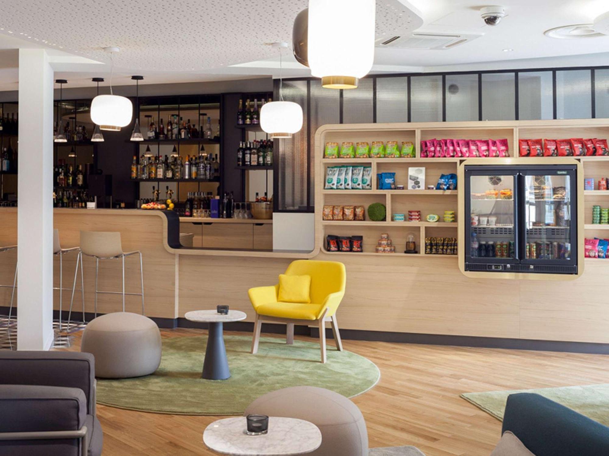 Mercure Nantes Centre Gare Екстериор снимка
