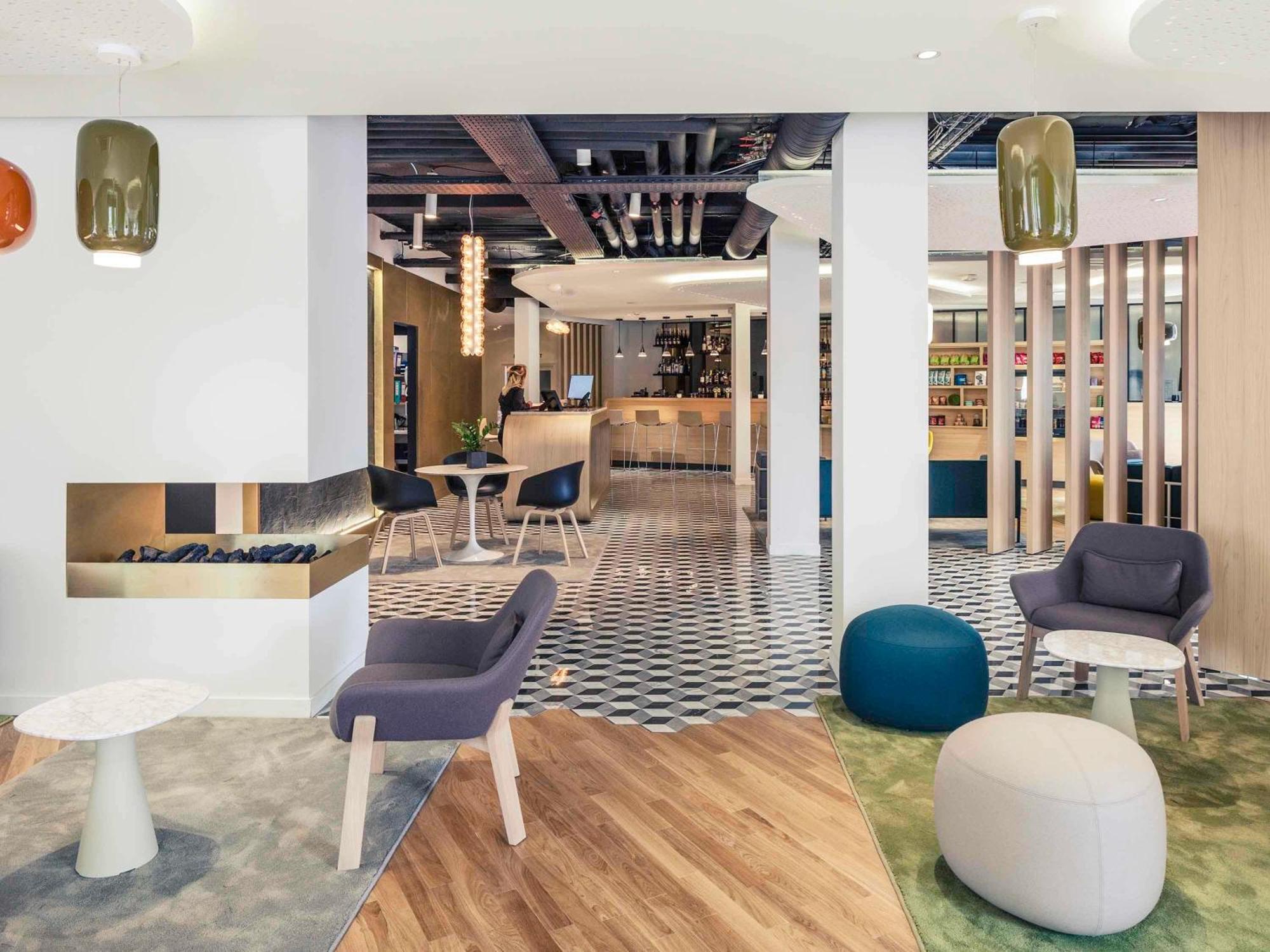 Mercure Nantes Centre Gare Екстериор снимка
