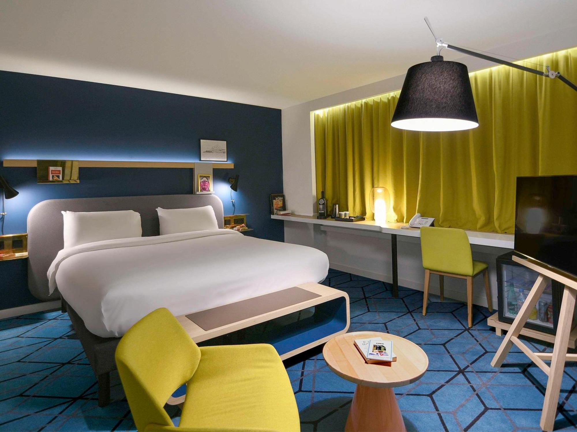 Mercure Nantes Centre Gare Екстериор снимка