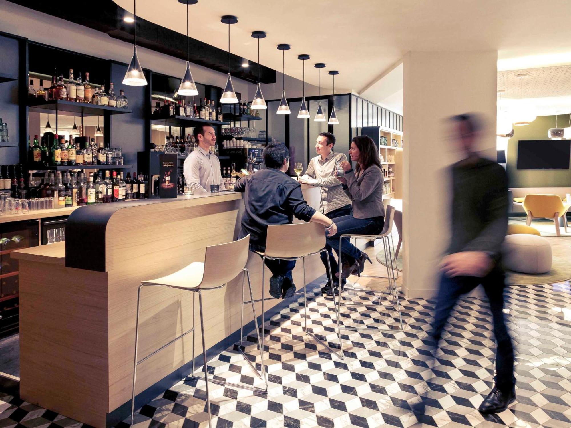 Mercure Nantes Centre Gare Екстериор снимка